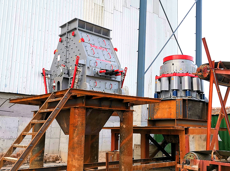 復(fù)合液壓圓錐破 復(fù)合圓錐破碎石料現(xiàn)場